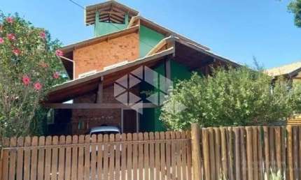 Casa à venda com 192 m2 e 4 quartos no Rio Tavares,  Florianopolis SC