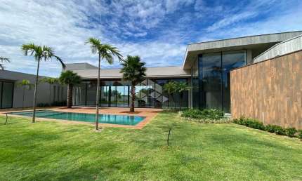 Casa  Térrea de Alto Padrão no Condomínio Fazenda Santa Maria
