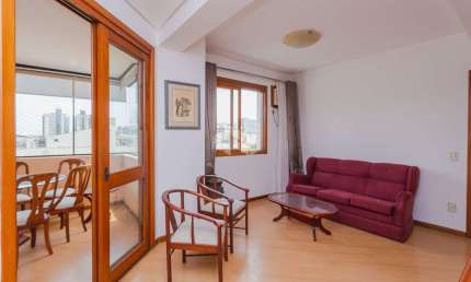Apartamento 2 dormitórios 71m² 1 vaga no bairro Menino Deus