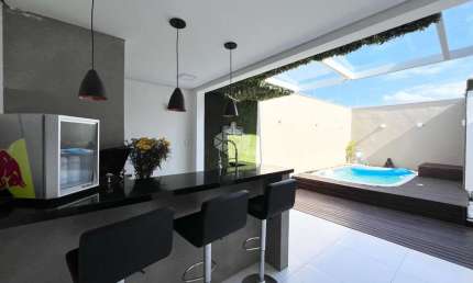 Casa  em condomínio, com piscina107m² 03 dormitórios, 02 vagas  no Bairro Mathias Velho em Canoas
