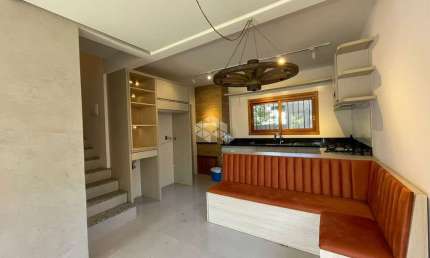 Duplex semimobiliado de 3 dormitórios  no bairro Avenida!