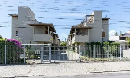 Casa em condominio 3 dormitorios 1 vaga no bairro guarujá