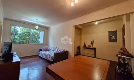 Apartamento à venda com 2 dormitórios 1 vaga de garagem no Bairro São João, em Porto Alegre.
