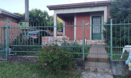 Casa com 03 quartos à venda no Bairro Boca Do Monte em Santa Maria