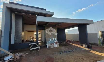 Linda casa térrea no Condomínio Terras Alpha com 140 m² á venda.