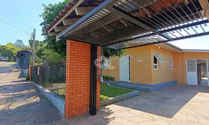 Casa 3 dormitórios, 180 metros quadrados, 2 banheiros, 3 vagas, bairro floresta, em estância velha.