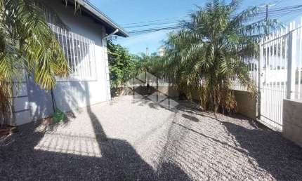 CASA GEMINADA DE ESQUINA COM 2 DORMITÓRIOS/ QUARTOS EM PALHOÇA SC, BAIRRO BARRA DO ARIRIÚ À VENDA POR R$ 402.800,00.