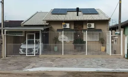 Casa térrea, com 2 dormitórios, sendo duas suítes, bairro Novo Esteio, Esteio/RS