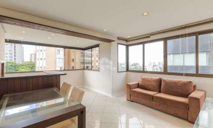 Apartamento a venda semi-mobiliado com 2 dormitórios sendo 1 suíte e 2 vagas individual no bairro Bela Vista