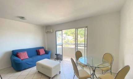 APARTAMENTO SEMIMOBILIADO COM 3 QUARTOS, VAGA DE GARAGEM E VISTA PANORÂMICA NO CENTRO DE FLORIANÓPOLIS