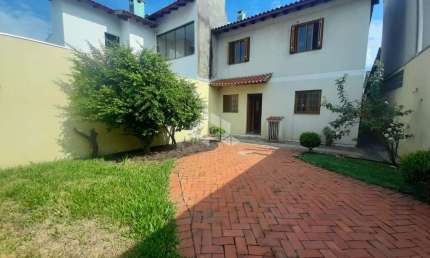 Casa em condominio com 3 dormitórios e 3 vagas no Centro em  Canoas