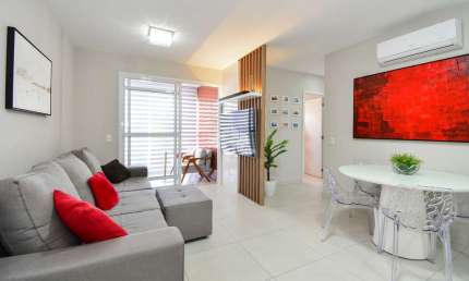 APARTAMENTO SEMIMOBILIADO COM VISTA PANORÂMICA NA AGRONÔMICA COM 3 QUARTOS SENDO 1 SUÍTE E 1 VAGA DE GARAGEM