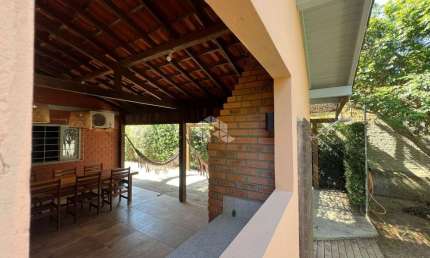 Casa com 3 dormitórios, 3 vagas, terreno com 420 m², no Alto Arroio em Ibiraquera SC