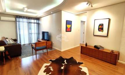APARTAMENTO SEMIMOBILIADO COM 3 QUARTOS  SENDO 1 SUÍTE CLOSET E 1 VAGA NO CENTRO DE FLORIANÓPOLIS