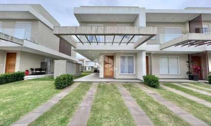 Casa Sobrado Condomínio 03 quartos/dormitórios, 1 suíte, 2 vagas, Infra, Capão da Canoa/RS