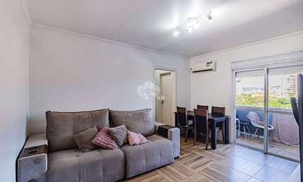 Apartamento de 2 dormitórios no Bairro Farroupilha em Porto Alegre, aceita financiamento.