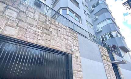 Apartamento c/ 2 dormitórios,semimobiliado,sacada,churrasqueira,vista,vaga,elevador, portaria,salão de festa,aceita pets,piscina,no Centro de NH