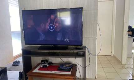 Casa 2 dormitórios  2 vagas - Condomínio com área  de lazer completa