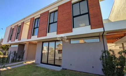 Casa/Sobrado com 03 quartos/dormitórios, 02 vagas e 89m² no bairro Campo Duna em Garopaba.