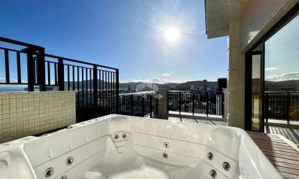 Cobertura Duplex com vista para o mar na praia de Canto grande , Bombinhas .