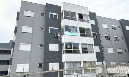 Apartamento semi mobiliado com móveis sob medida em MDF na cozinha, sala e nos 2 dormitórios