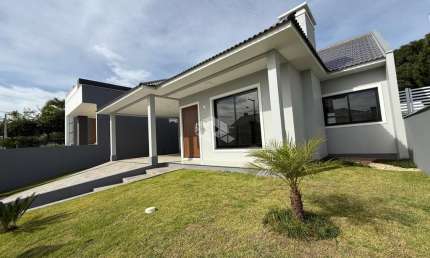 Casa 03 dormitórios (02 suítes) e piscina no condomínio fechado Terra Madre