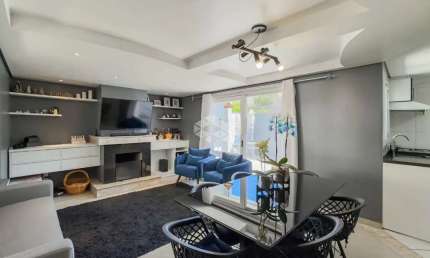 Casa em Condomínio com 3 quartos e 248m² à venda em Chácara das Pedras