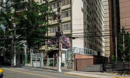 Apartamento reformado à venda na Alameda Jaú - Jardim Paulista com 3 dormitórios (1 suíte)
