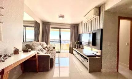 Apartamento dois quartos, com sacada e churrasqueira, no Três Figueiras