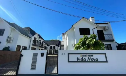 Casa duplex com 3 dormitórios  localizada no Bairro Independência!