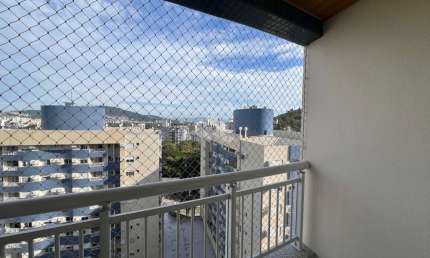 APARTAMENTO COM 2 QUARTOS SEMIMOBILIADO COM VISTA PANORÂMICA E LAZER COMPLETO NO ITACORUBI FLORIANÓPOLIS
