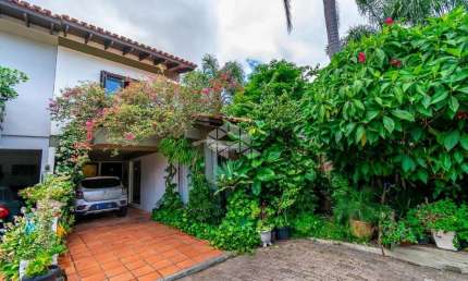Casa Condomínio de  3 dormitórios, sendo 1 suites, 2 vagas no Bairro Tristeza