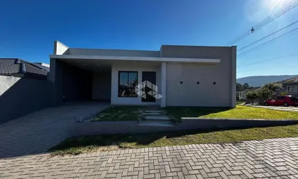 Casa nova de esquina à venda no bairro Bela Vista - Dois Irmãos