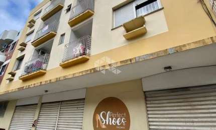 Amplo apartamento com 3 dormitórios á venda no centro de Santa Maria
