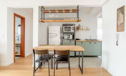 Apartamento 2 dormitórios 1 suíte 78m² 1 vaga no bairro Menino Deus