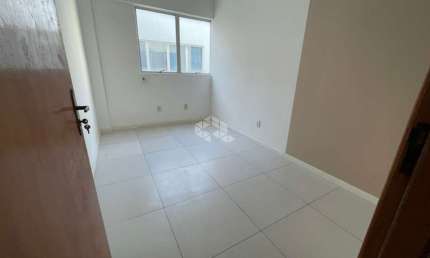 Sala comercial com 35, 78m2 , prédio com elevador, Bairro Bom Fim em Porto Alegre/RS.