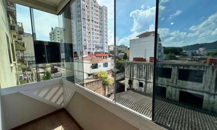 Apartamento de 2 quartos com suíte e vaga de garagem à venda em Santa Maria