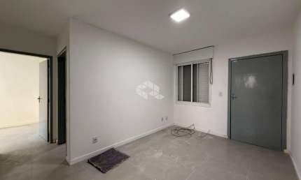 Apartamento de 2 dormitórios, no bairro Humaitá, em Porto Alegre.