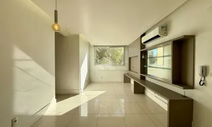 Apartamento de 3 dormitórios, 1 suíte e 1 vaga no bairro Jardim Carvalho em Porto Alegre-RS!