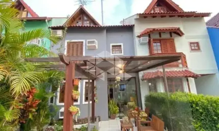 Casa de Condomínio com 3 Quartos e 3 banheiros à Venda, 186 m² , bairro Guarujá