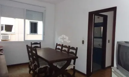 Apartamento de 2 dormitórios, com 65m2prvs., por R$ 210.000,00, no bairro Azenha, em Porto Alegre/RS