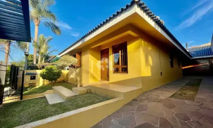 Casa com 3 quartos à venda na Dos Ciprestes, 125, Pinheiro Machado, Santa Maria