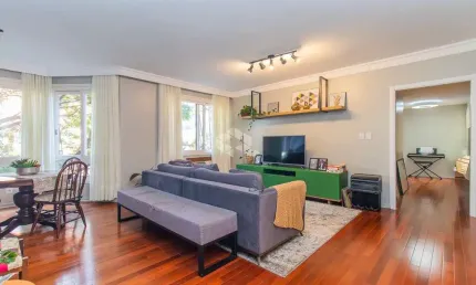 Apartamento 3 dormitórios, 1 suíte, 2 vagas no Mont' Serrat em Porto Alegre-RS