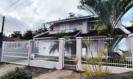 Casa com 3 dormitorios no bairro Dom Antonio Reis em Santa Maria RS