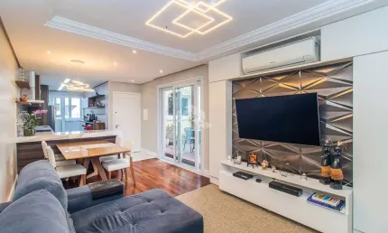 Descubra esta incrível cobertura duplex no charmoso bairro Chácara das Pedras, em Porto Alegre!