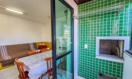 Apartamento de dois dormitórios sendo uma suíte  em Bombas, Bombinhas SC.