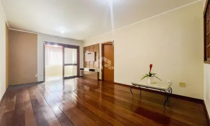 Apartamento de frente muito bem localizado, no bairro Tristeza, 3 dormitórios, sendo uma suíte e sacada