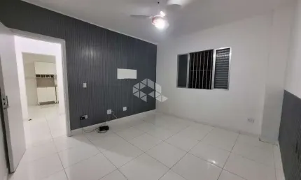 Kitão a venda na praia grande, bairro tupi, com 1 quarto e 1 vaga