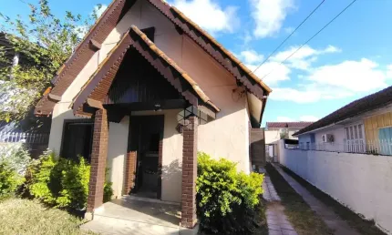 Casa com 3 dormitorios com terreno de 517m2 no bairro Nossa Senhora das Graças.