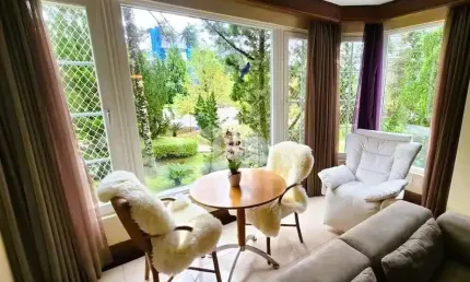 A venda apartamento de 1 dormitório, localizado no Laje de Pedra em Canela.